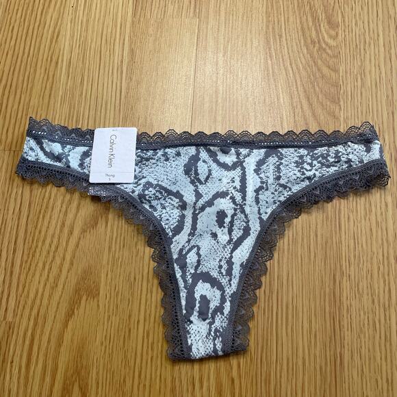 Bundle of 2 Calvin Klein Thongs, S - Picture 7 of 10
